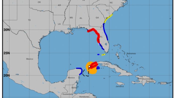 Idalia azota el occidente de Cuba, corta electricidad y cierra carreteras