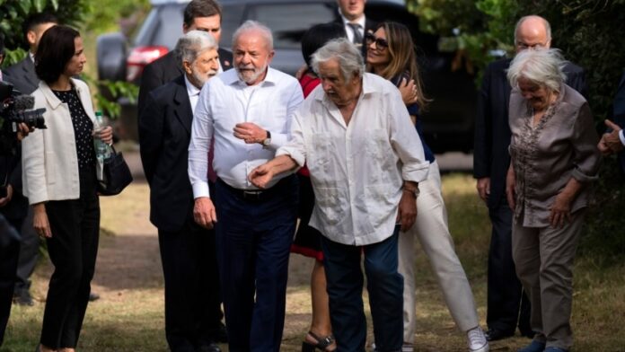 Piden a Mujica que interceda por presos políticos cubanos en su eventual viaje con Lula a La Habana