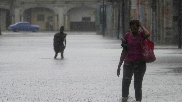 Cubanos temen más derrumbes tras lluvias de Idalia (FOTOS+VIDEO)