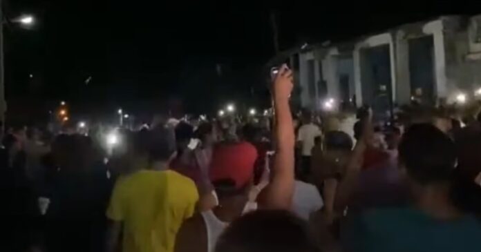 Casi 30 cubanos continúan en la cárcel a un año de las protestas en Nuevitas