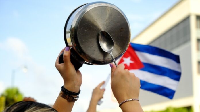 Confirman cacerolazos por apagones en al menos dos barrios de La Habana