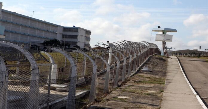 Preso común golpea a otros reclusos por órdenes del régimen