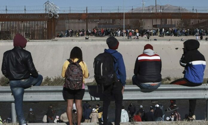 Más de 20 mil migrantes cubanos esperan en Tapachula por citas de CBP One para pedir asilo en Estados Unidos