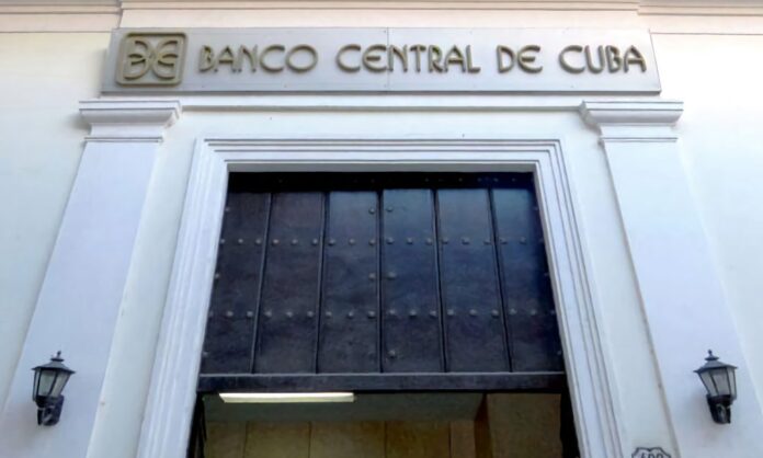 Banco Central de Cuba anuncia bonificación del 10% solo para hoy