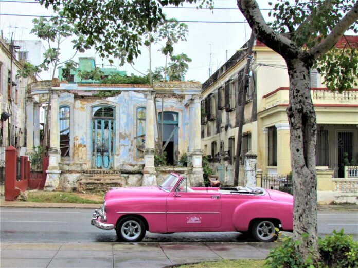 Beauty and Decay, Havana, Cuba – Photo of the Day – Havana Times