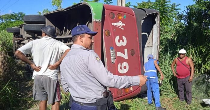 Tragedia en las afueras de La Habana: vuelco de ómnibus deja decenas de heridos