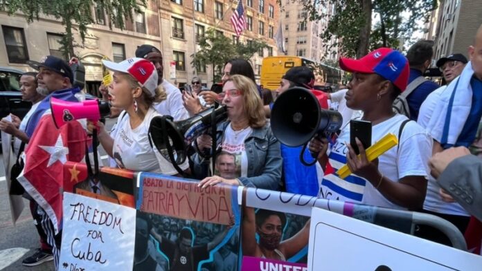 Cubanos protestan contra presencia de Díaz-Canel en ONU