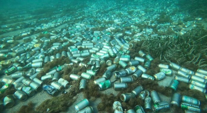 “Un cementerio de latas”: así luce el fondo marino en playa Bacuranao