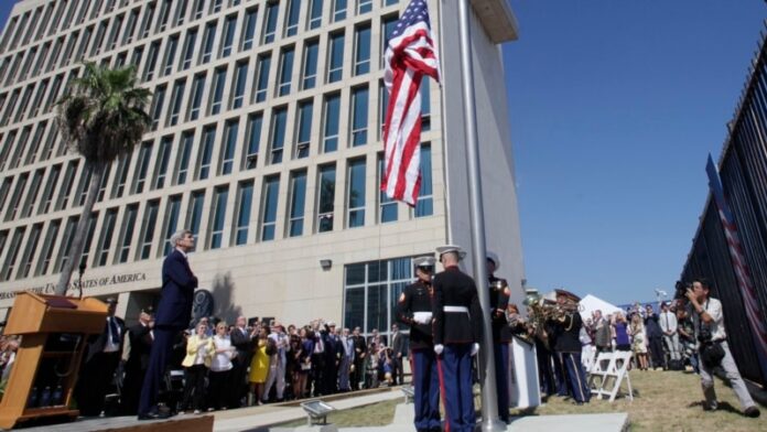 Uno de los negociadores del acercamiento de Obama ocupa alto puesto en Embajada en La Habana