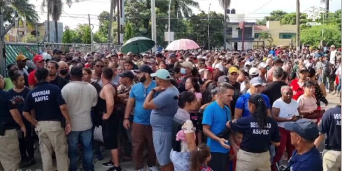 Unos 5.000 migrantes cubanos partirán de Tapachula en caravana