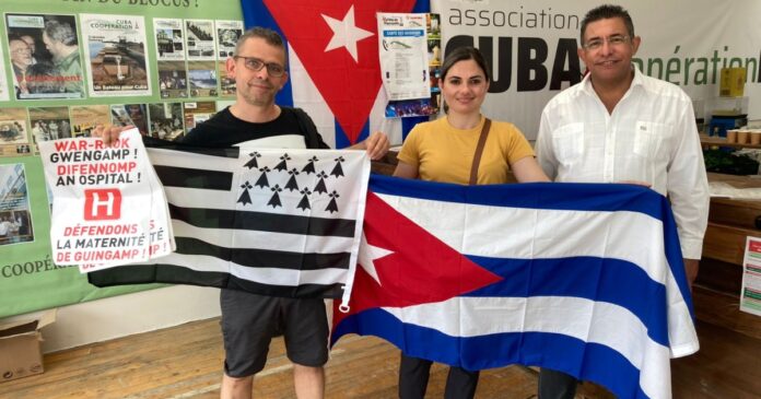 Régimen cubano busca enviar médicos a Francia