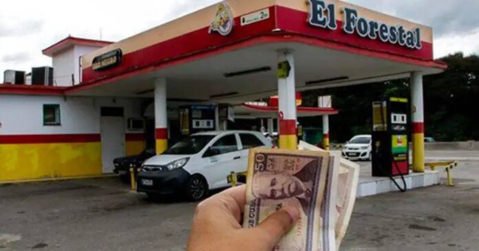 Régimen cubano pone fecha límite al pago con efectivo en los servicentros