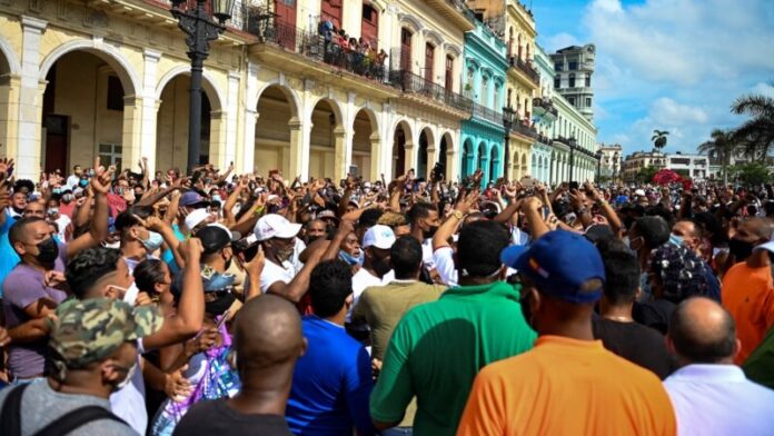 Piden a la Asociación Cubana de
las Naciones Unidas que respalde una ley de manifestación en Cuba