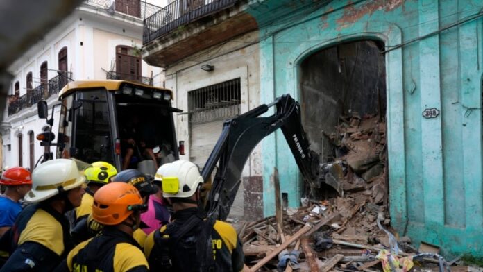 Recuperan cuerpo de un tercer fallecido en derrumbe de La Habana Vieja (VIDEO+FOTOS)