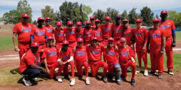 Dos niños peloteros del Panamericano Sub-12 se van de Cuba