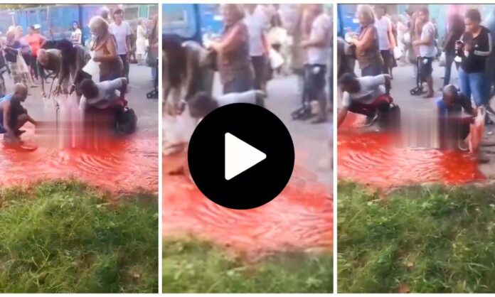 Video muestra a cubanos recogiendo puré de tomate de la calle