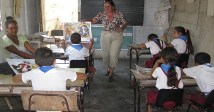 Régimen cubano necesita más de 17 mil profesores en las aulas