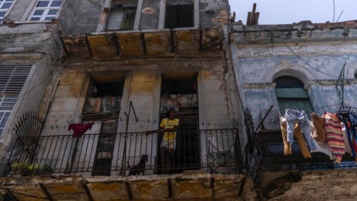 “La Habana Vieja está podrida”, alertan vecinos que viven bajo el temor de un derrumbe