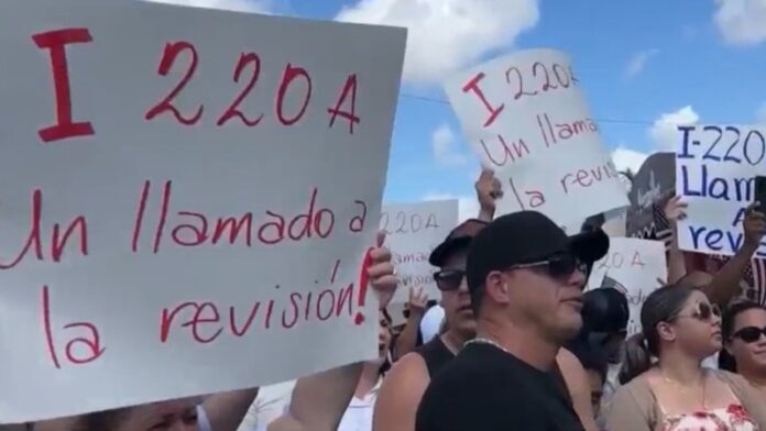 “Es buena noticia”, dice abogado a cubanos con I-220A que ahora recibieron parole de ICE (VIDEO)