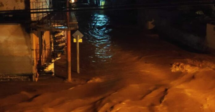 Fuertes lluvias provocan inundaciones en Holguín