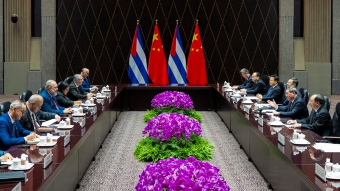 Cuba promete a China facilitarle mayor presencia en Latinoamérica