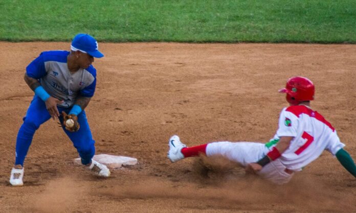 Con promesas incumplidas y varias ausencias inicia este martes la II Liga Élite del Béisbol Cubano