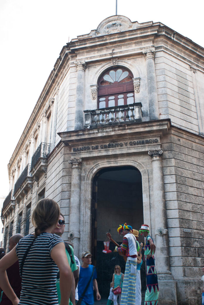 Tourists in My City, Havana, Cuba – Photo of the Day – Havana Times