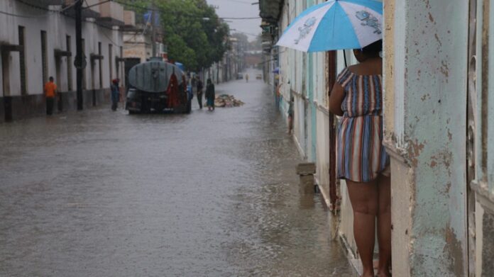 Alertan sobre incremento de lluvias en Cuba por depresión tropical