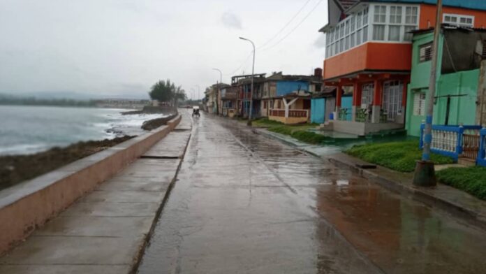 Se disipa la amenaza de ciclón sobre Cuba pero pronostican lluvias e inundaciones repentinas