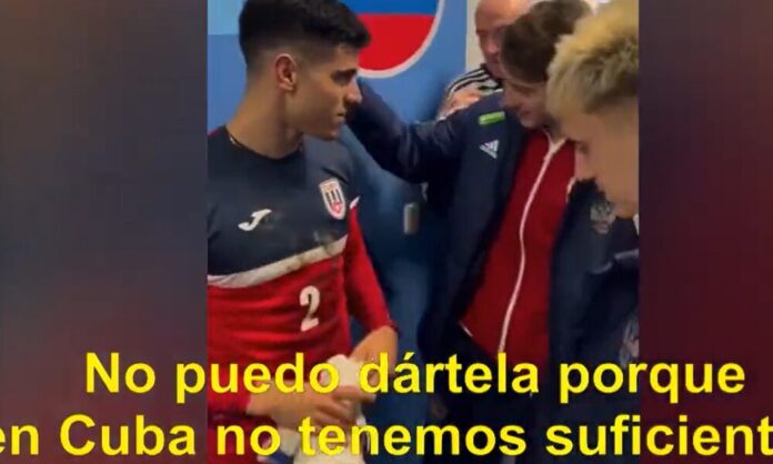 Viral: futbolista cubano no puede intercambiar camiseta porque no tienen suficientes (+video)