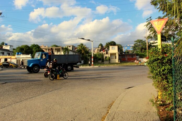 An Important Intersection in Guanabacoa, Havana – Havana Times