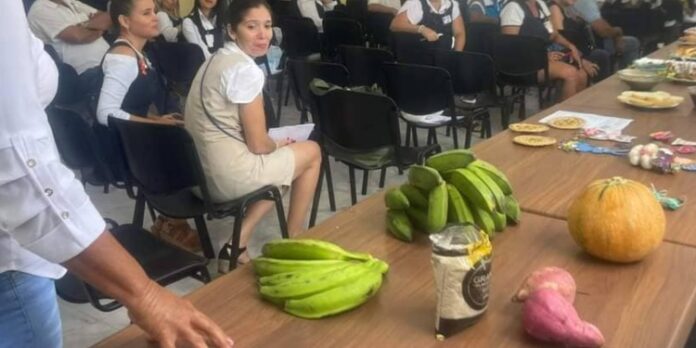 ETECSA no escatima en reconocimientos: plátano, boniato y hasta calabaza