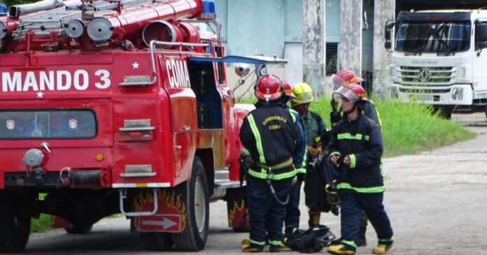 Rusia dona a Cuba camiones de bomberos 