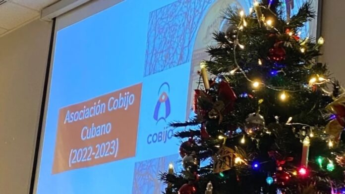 Organizan cena de Navidad y entrega de juguetes a niños cubanos recién llegados a España