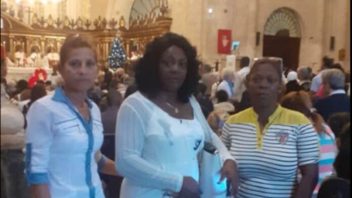 Por primera vez en varios años líder de las Damas de Blanco logra asistir a Misa por la Paz en la Catedral de La Habana