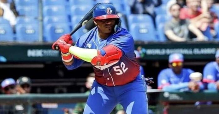 Yoenis Céspedes no participará en Serie Nacional de Béisbol en Cuba