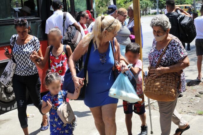 “Queremos alimentar a nuestros hijos”: madres cubanas reclaman al MINCIN la falta de leche