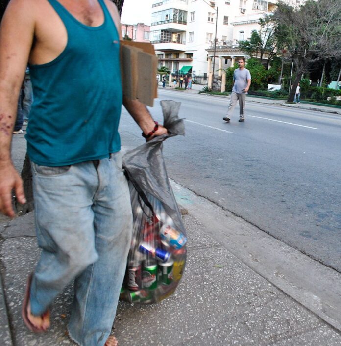 He Who Picks Up Cans, Havana, Cuba – Photo of the Day – Havana Times