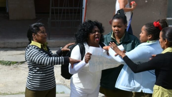 Berta Soler denuncia violación reiterada de libertad religiosa contra Damas de Blanco (VIDEO)