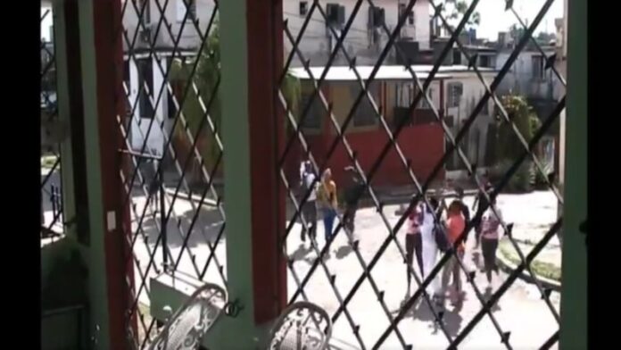 Otro domingo represivo: Una veintena de Damas de Blanco detenidas en diferentes localidades de Cuba