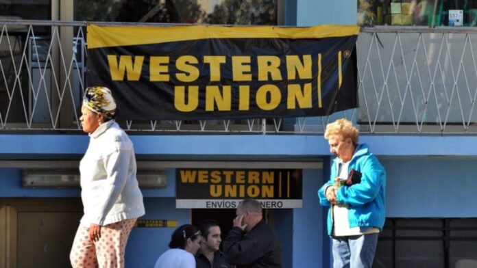 Problemas técnicos en la banca cubana detienen servicios de Western Union en la isla