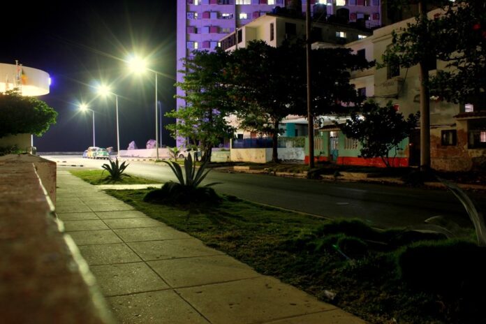 Nighttime in El Vedado, Havana – Havana Times