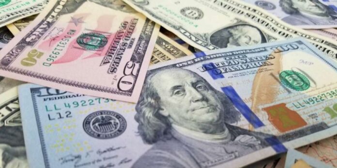 El dólar sigue subiendo, por si acaso