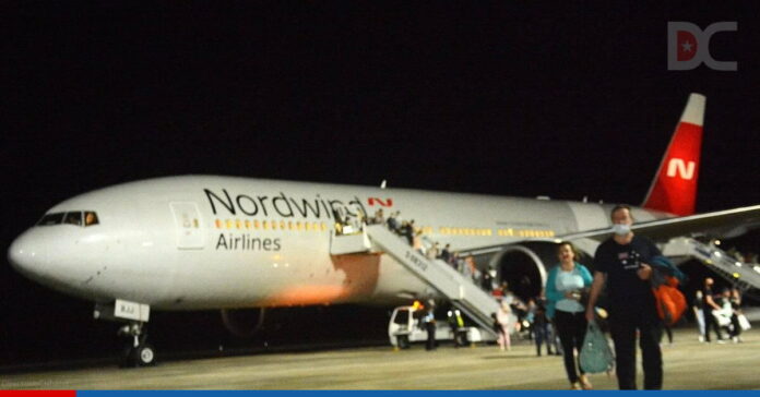 Se retrasa vuelo en aeropuerto de Cayo Coco. Así lo denunciaron los turistas rusos