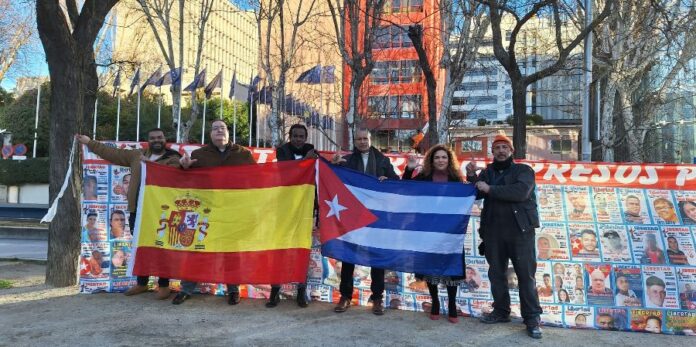 Activistas cubanos piden en Madrid el “cese inmediato” del acuerdo entre el régimen y la UE 