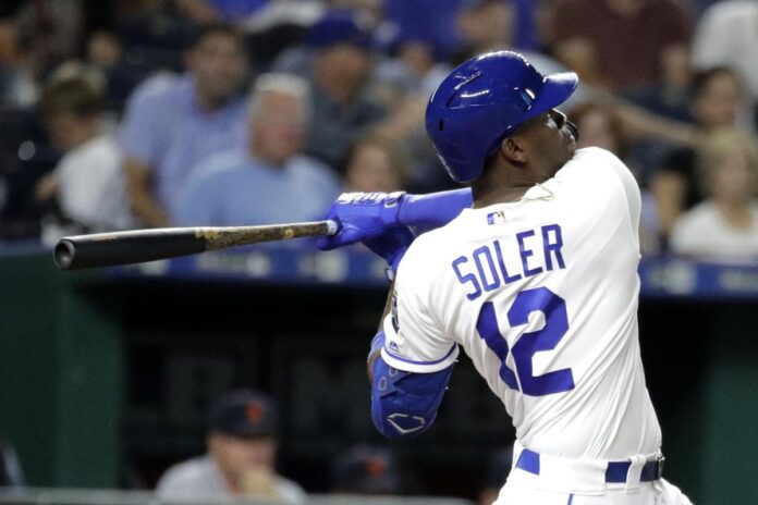 Pelotero Jorge Soler firma contrato millonario con los Gigantes de San Francisco