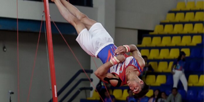 Gimnasta Diorges Escobar obtiene plata en Copa Mundial de El Cairo