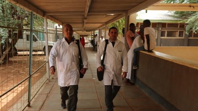 Más de 10 días después de que fueran reportados como muertos, qué se sabe de los médicos cubanos secuestrados