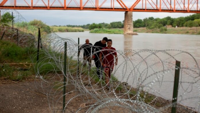 Cubanos temen que haya cambios en la frontera y no puedan entrar a EEUU