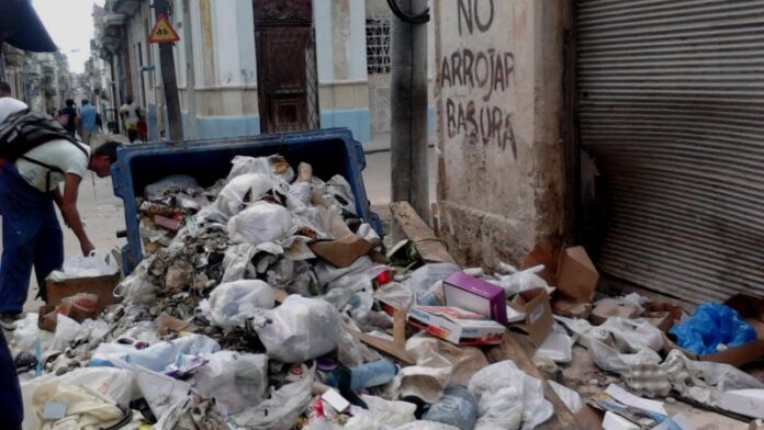 Lamentan cubanos vertederos de basura y focos de contaminación, sin solución a corto plazo